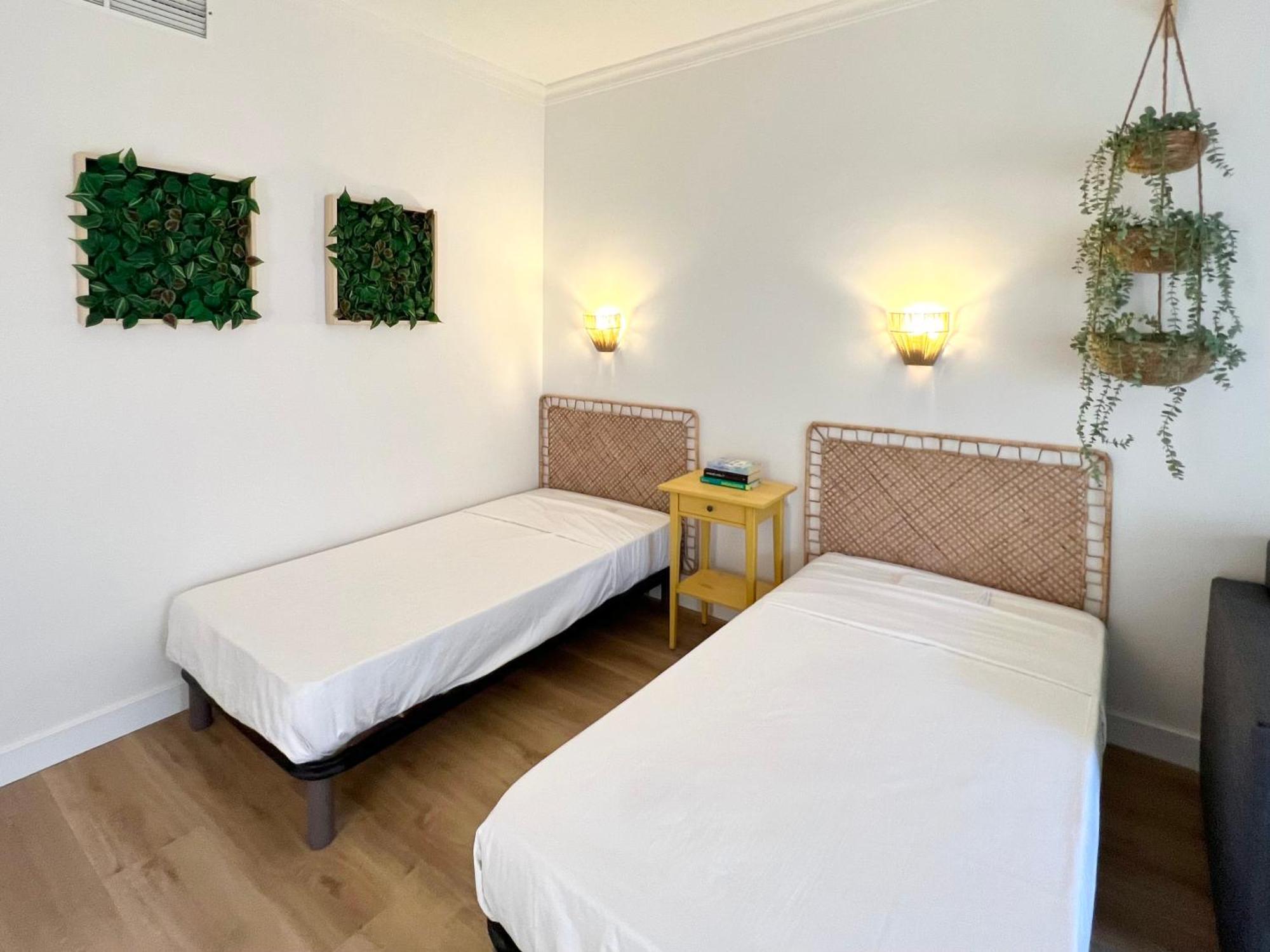 Pyr Beach And Pool Studio I Фуeнхирола Екстериор снимка
