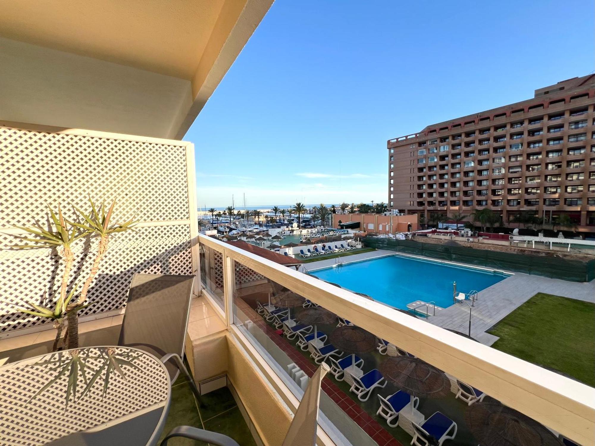 Pyr Beach And Pool Studio I Фуeнхирола Екстериор снимка